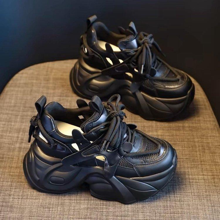 Mesh ademende dad schoenen dames 2025 zomer nieuw holle dikke zool binnen hoogteverhoging sport- en vrijetijdsschoenen dames ins tide