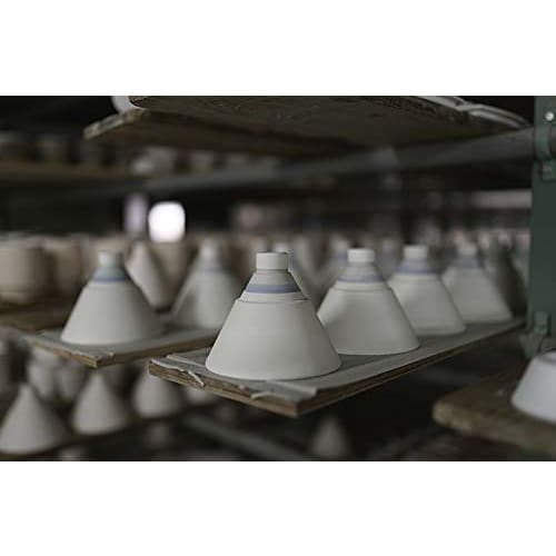 Coffee Dripper Gloss White (Beasty Coffee, Arita, Saga Prefecture) A Dripper with a Striking Metal Finish