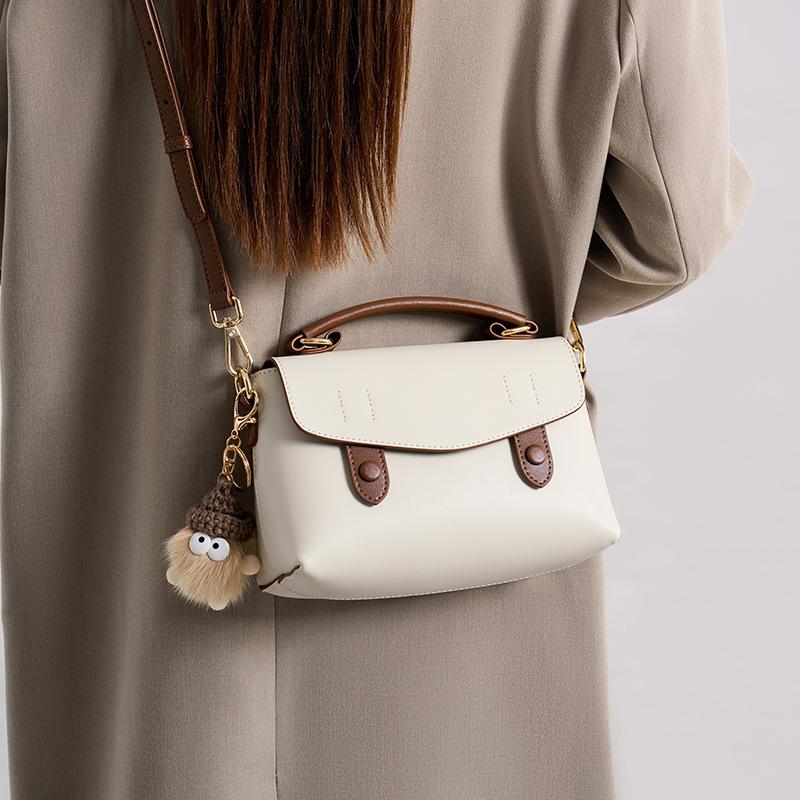 2025 New Versatile Fashion Casual Commuter Bag Design Sense Messenger Bag Trend Women's Fashion Portable Shoulder Bag