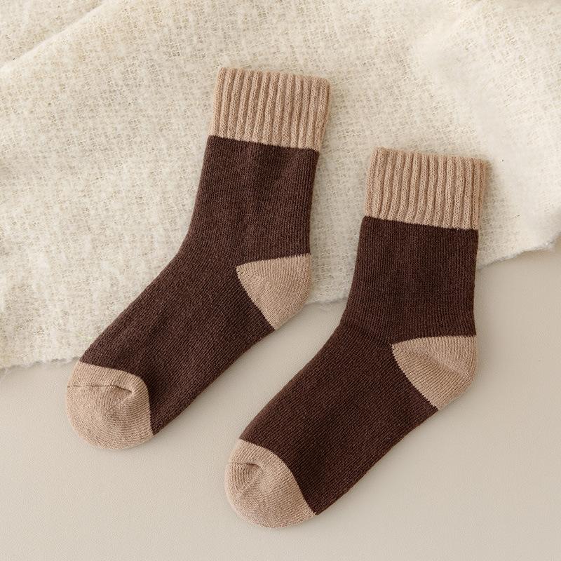 Women's Autumn and Winter Fleece Thick Warm Cashmere Cotton Socks Warm Feet Fleece Snow Mid-calf Socks