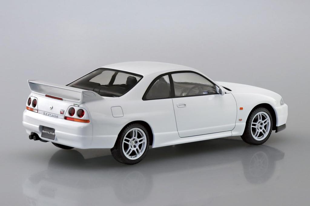 Aoshima Bunka Kyozai Scale Rakupla Snap Kit Nissan R33 Skyline White Plastic Model Kit 1/32 No. 21-WH GT-R Pre-Colored (Automobile)
