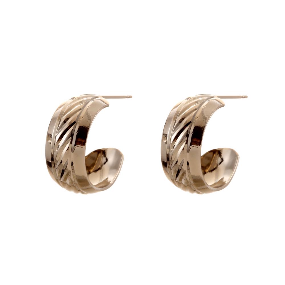 Elegant Geometric Gold C-Shaped Earrings for Women