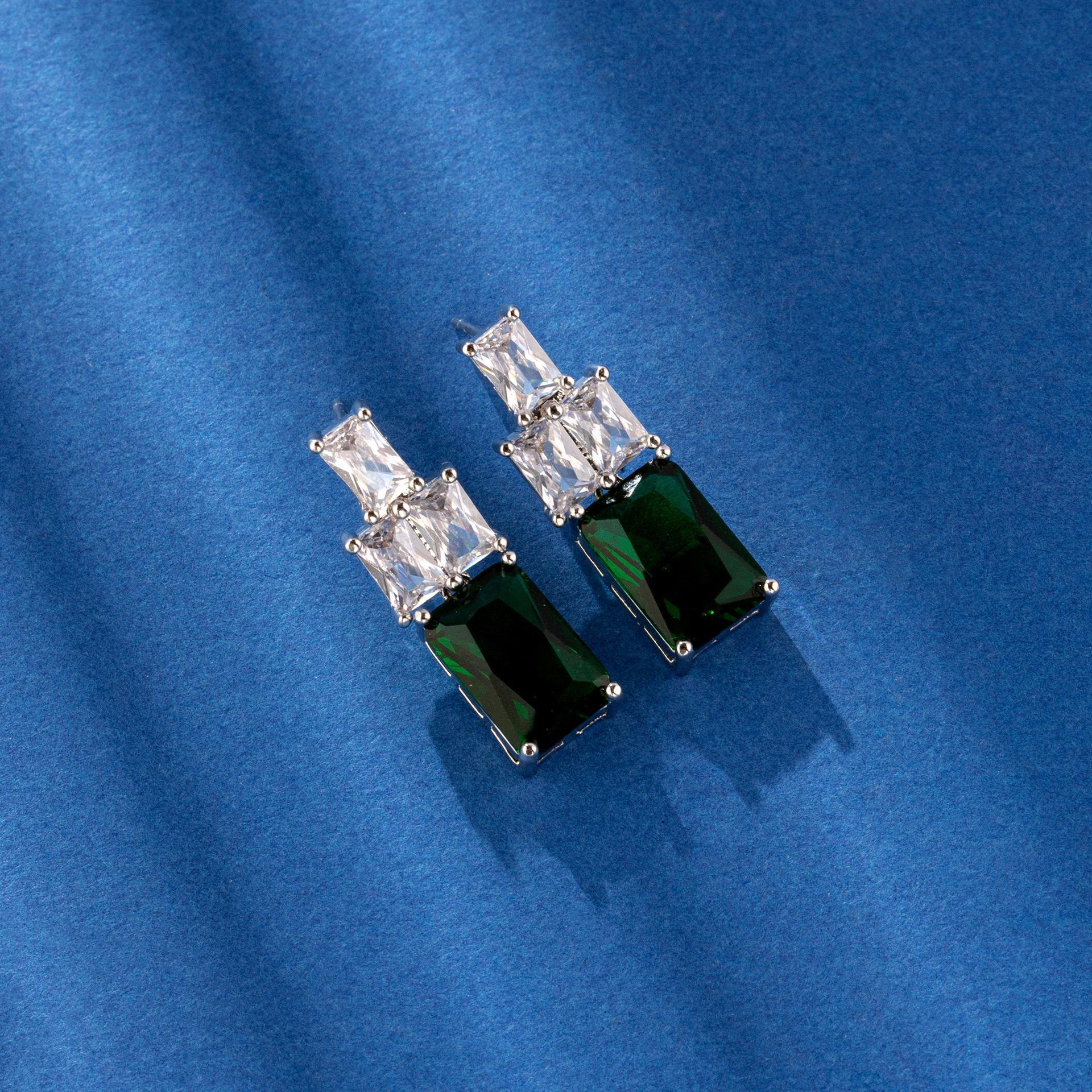 Трехмерные квадратные серьги с цирконами для женщин - Модный стиль милой и дерзкой девушки