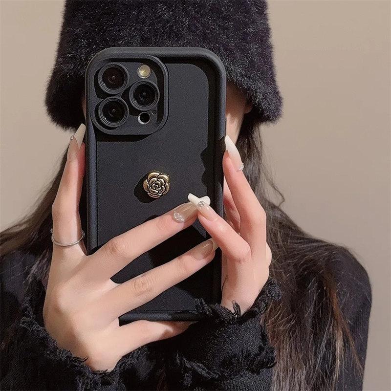 

Роскошный металлический чехол с 3D камелией для iPhone 15 14 13 12 11 Pro Max X XS XR 7 8 Plus SE 2, однотонный мягкий противоударный чехол iPhone 7 чёрный