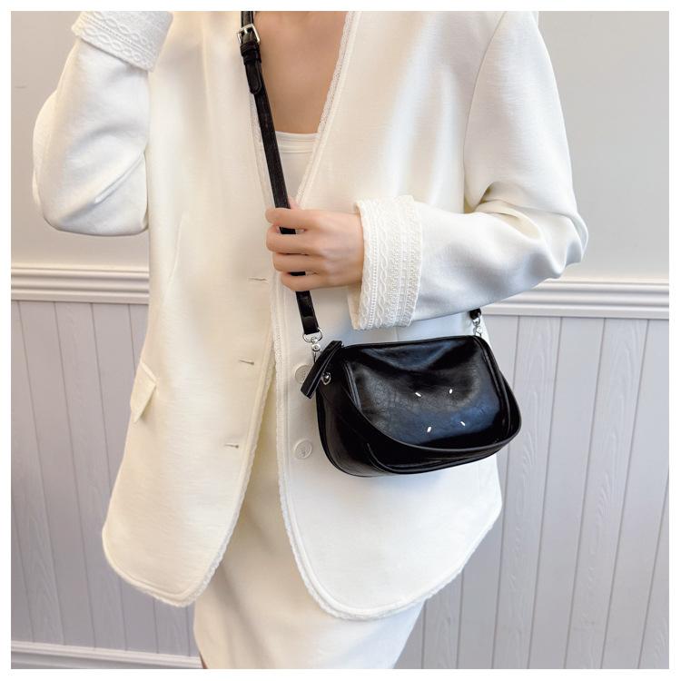 Premium small bag women's summer versatile new fashion messenger bag portable small square bag
