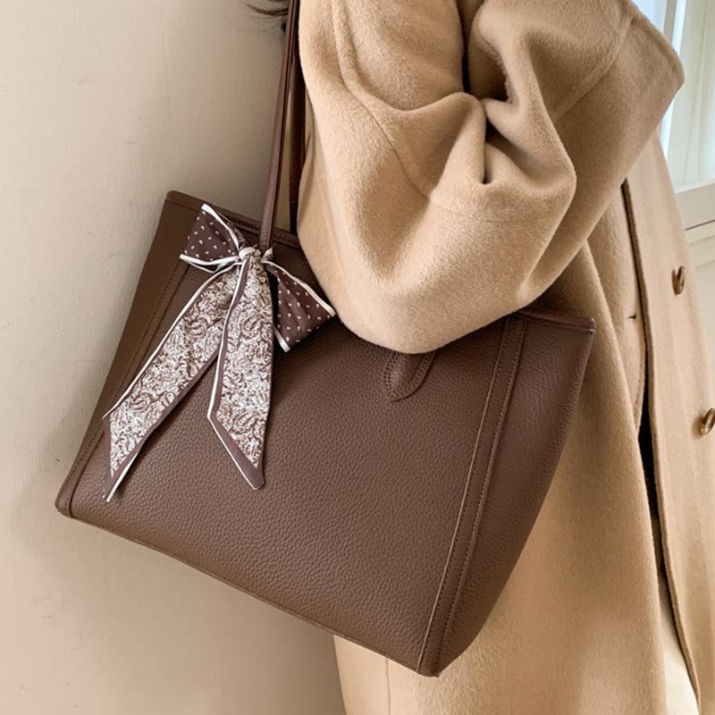 A Niche Bag with A High-end Feel, A Single-shoulder Bag for Commuting, and A Large-capacity Tote Bag