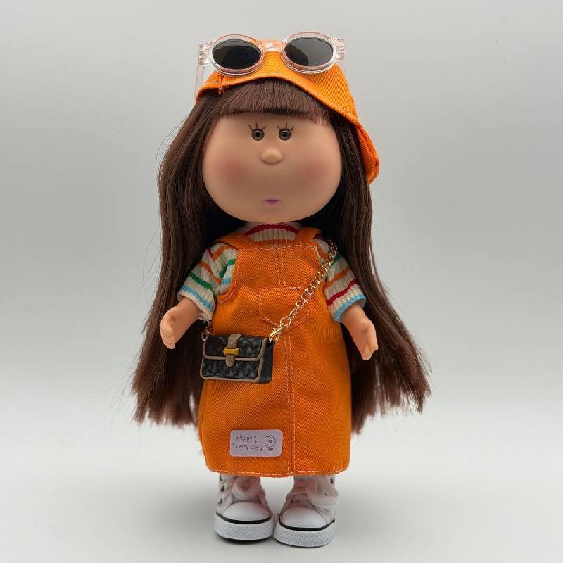 Nines Donil Mia Reversible Vinyl Toy With Dressup Accessories For Kids And Collectors