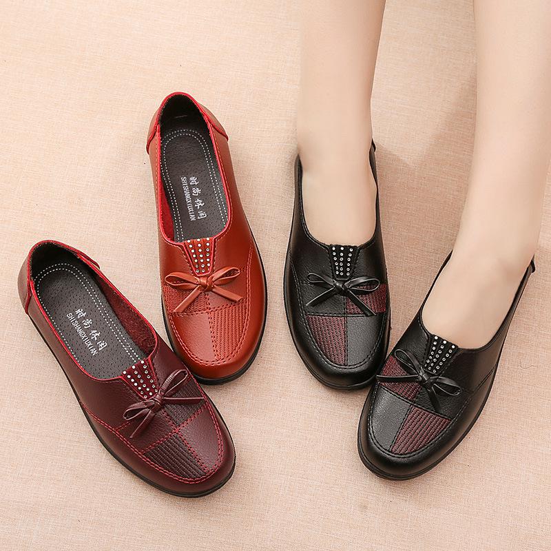 2025 Spring Slip-On Leather Flats for Middle-Aged Women