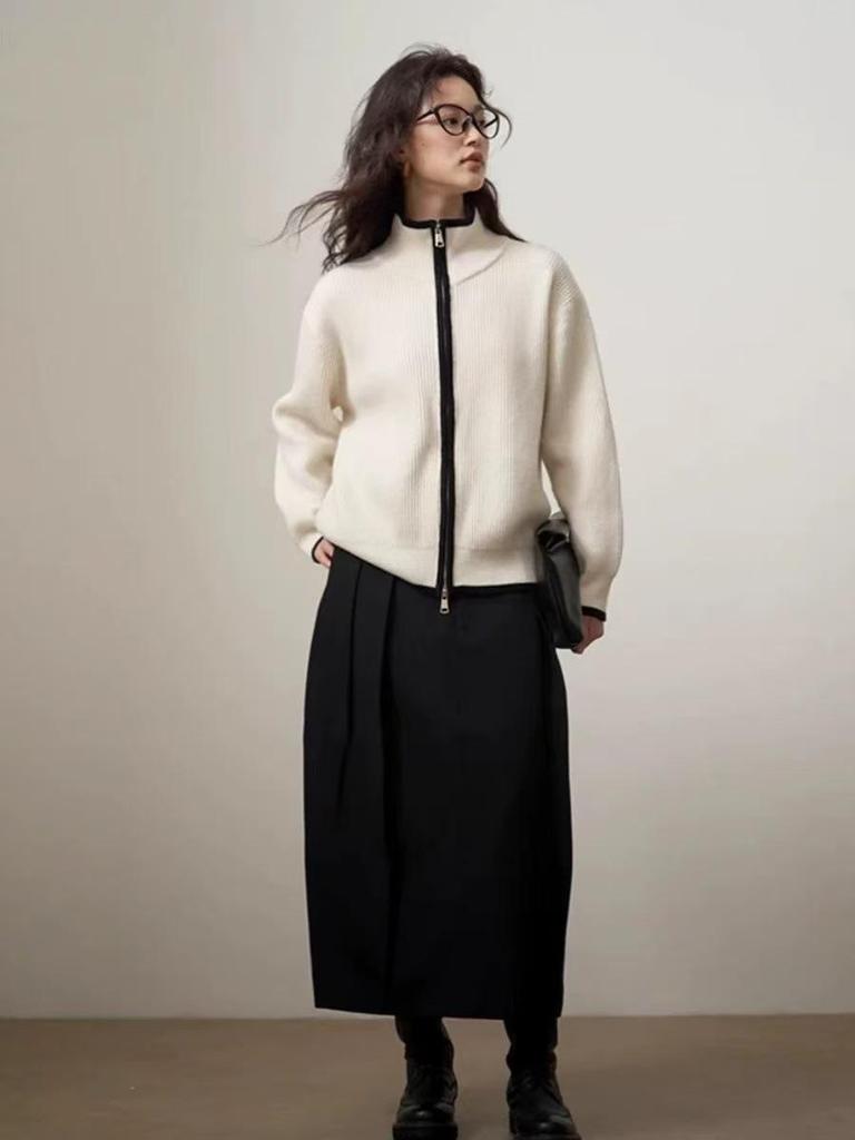 Women's Stand Collar 100% Wool Thickened Zipper Cardigan - Loose, Fashionable Autumn/Winter Knitwear Sweater.