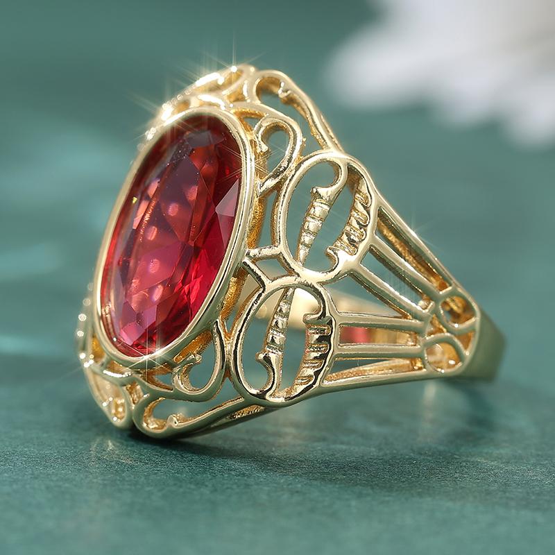 Gorgeous Vintage Hand Carved Synthetic Ruby Hollowed Golden Ring for Women's Elegant Temperament Banquet Festival Jewelry Crafts