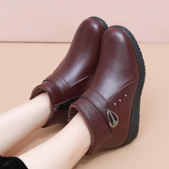 Winter Soft-Soled Non-Slip Boots for Middle-Aged and Elderly Mothers, Thickened and Plush Short Boots for Elderly Women, Warm Shoes for Grandmothers.