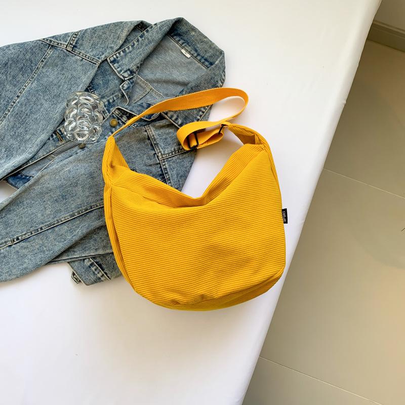 

Літо 2024, нова проста модна ретро-сумка через плече, жіноча модна проста сумка в тренді великої місткості жовтий