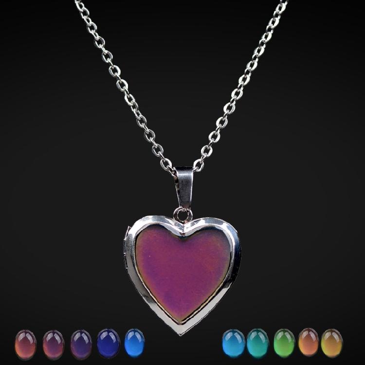 Love Photo Box Pendant Neckchain Temperature Sensitive Color Changing Clavicle Chain Jewelry Elegant Necklace Ornament