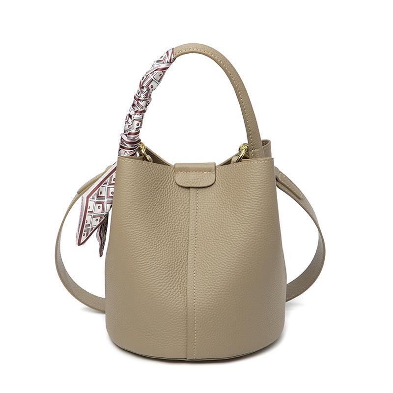 Fashionable and Casual Bucket Bag for Women New Versatile Mother Child Bag Niche Food Basket One Shoulder Crossbody Bag.