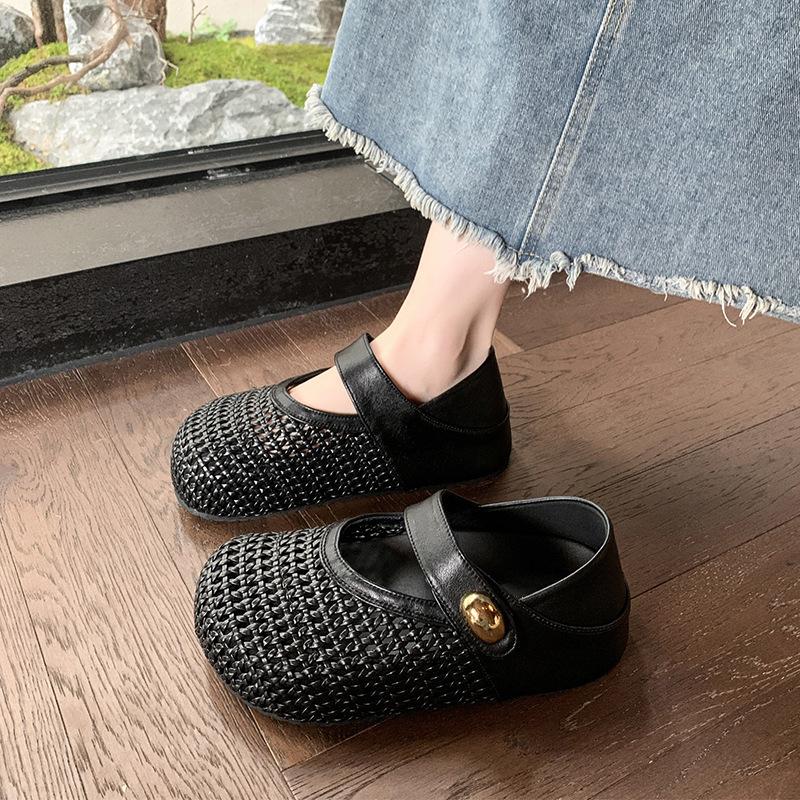Beach seaside single shoes summer new European women's shoes pu leather sandals woven hollow breathable Velcro casual shoes tide