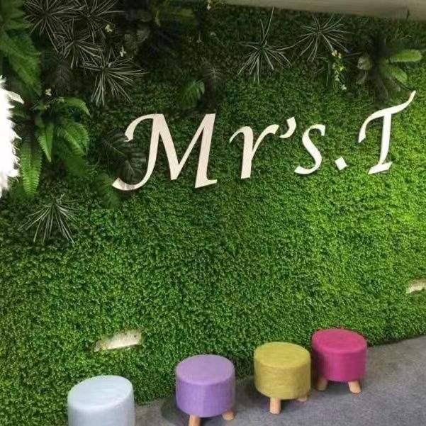 Artificial Green Wall with Roses for Indoor/Outdoor Decor