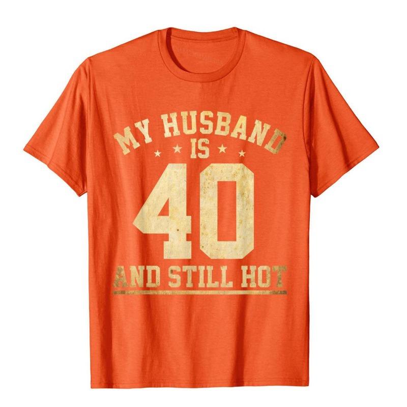 

Моему мужу 40, и он все еще горяч. Футболка на 40-й день рождения. Футболки для мужчин. Топы на заказ. Футболка смешная с 3D-принтом. Хлопок S