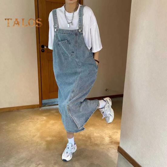 Rochie din denim cu bretele, largi, fără guler, fără spate, fără mâneci, buzunare laterale, tiv despicat, culoare uni, curea de umăr reglabilă, rochie midi pentru student