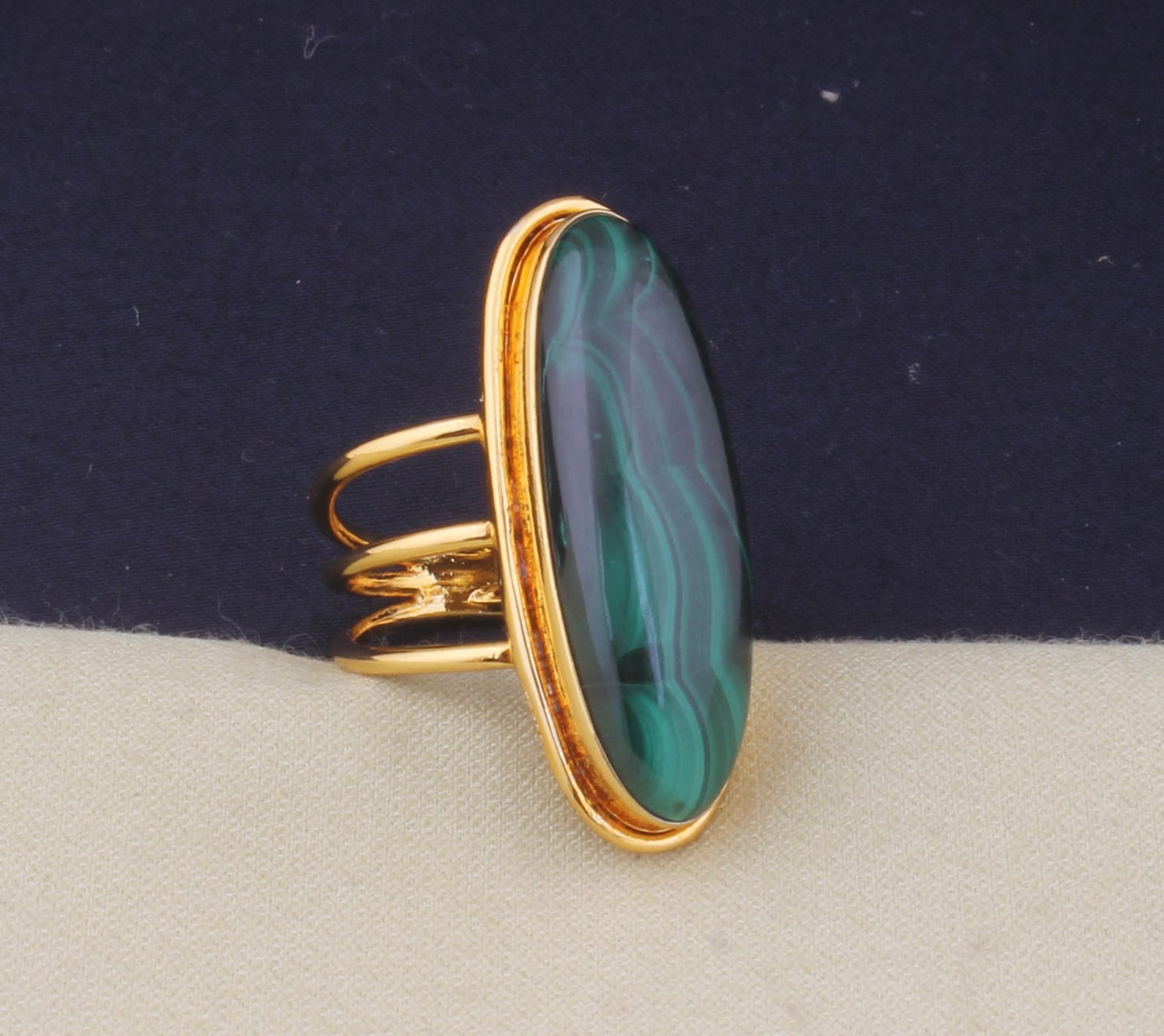 

Кольцо с длинным камнем, Кольцо в стиле бохо, Изящное кольцо, Латунное кольцо с малахитом, Позолоченное кольцо, Женское кольцо с драгоценным камнем ручной работы, Подарок для женщин Us 6 зелёный