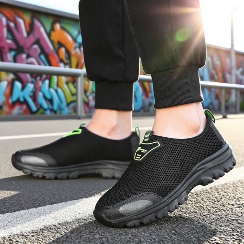Men'S Slip On Shoes Breathable Easy To Wear Comfort Flat Shoes Mesh Fashionable Lightweight Anti Slip Hiking Shoes Sneakers Men