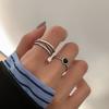 Reinsilber Retro Trend Fingerkreuz-Ring für Damen, mit offenem Design, Modisches und Nischen-Fingerring-Accessoire.