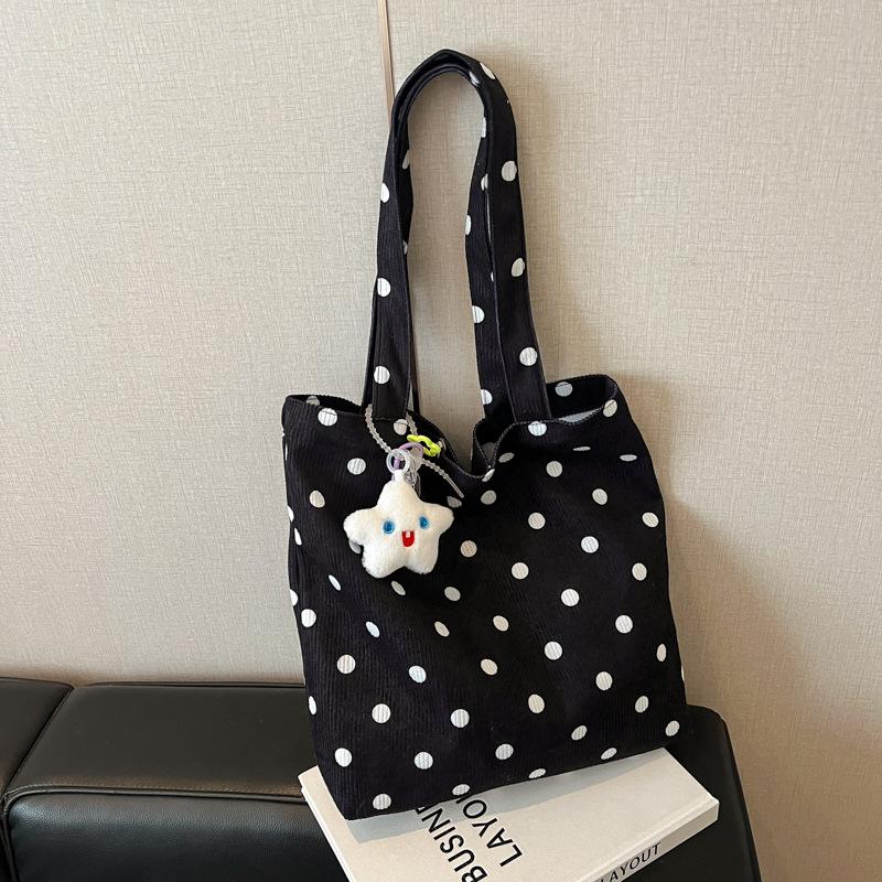 Small Fresh Literary and Leisure Love Foreign Style Shoulder 2025 Large Capacity Handbag Tote Bag Student Armpit Bag
