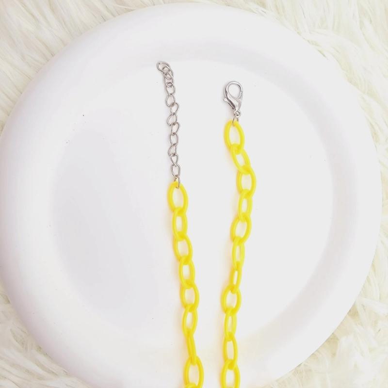 Acrylic Butterfly Pendant Choker Chain Necklace Elegant Fashion Accessories Pendant Necklace Suitable for Any Occasion