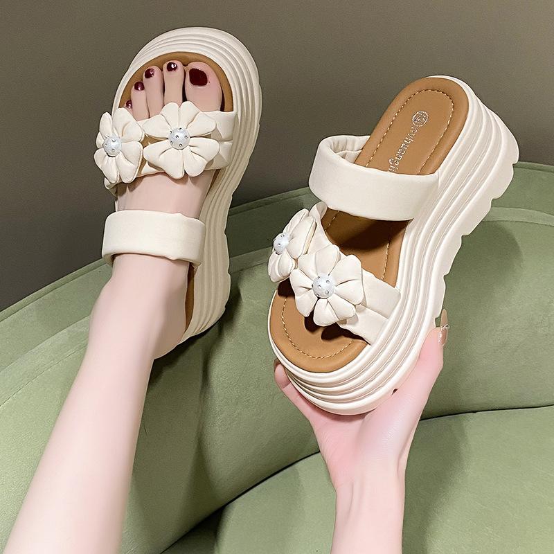 Internet celebrity double flower platform sandals women fashion heightening slippers 2025 new home wear versatile fairy style sandals