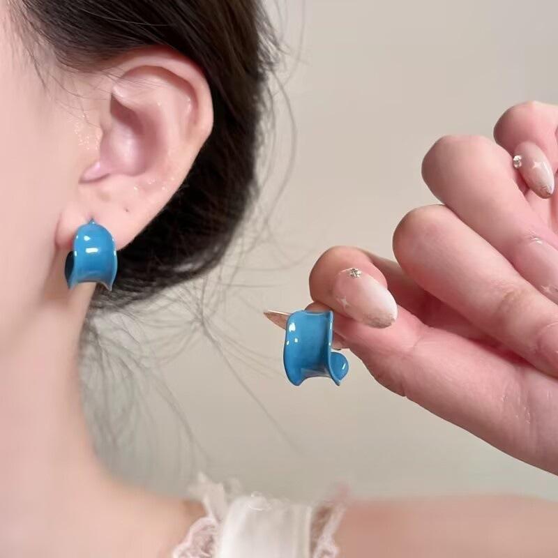 Stylish and Simple Oil-dripping C-shaped Earrings, High-end Versatile Design Earrings, Niche Light Luxury Temperament Earrings, Women
