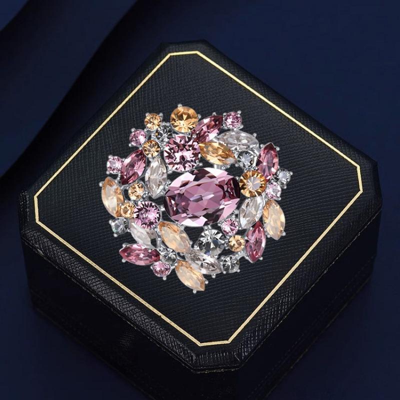 Exquisite Brooch, High-end Women's Luxurious Temperament, Crystal Corsage, Niche Design Sense Brooch