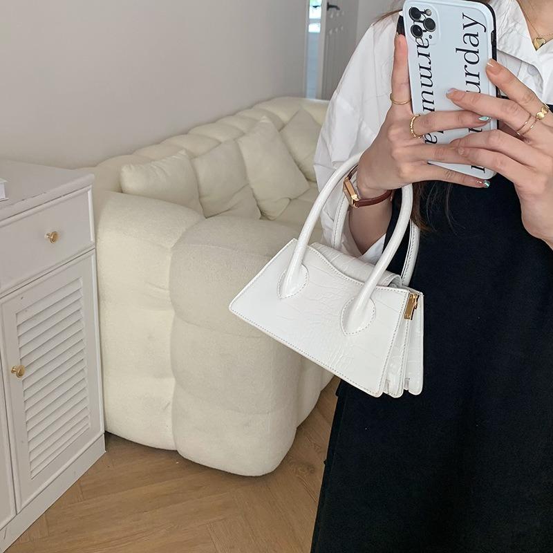 Niche design women's bag pink small square bag new texture portable small bag simple messenger bag tide