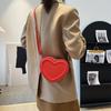 Einfarbige PU-Leder-Schultertaschen Herzform Crossbody-Taschen für Damen Modische Kleine Handtaschen und Geldbörsen