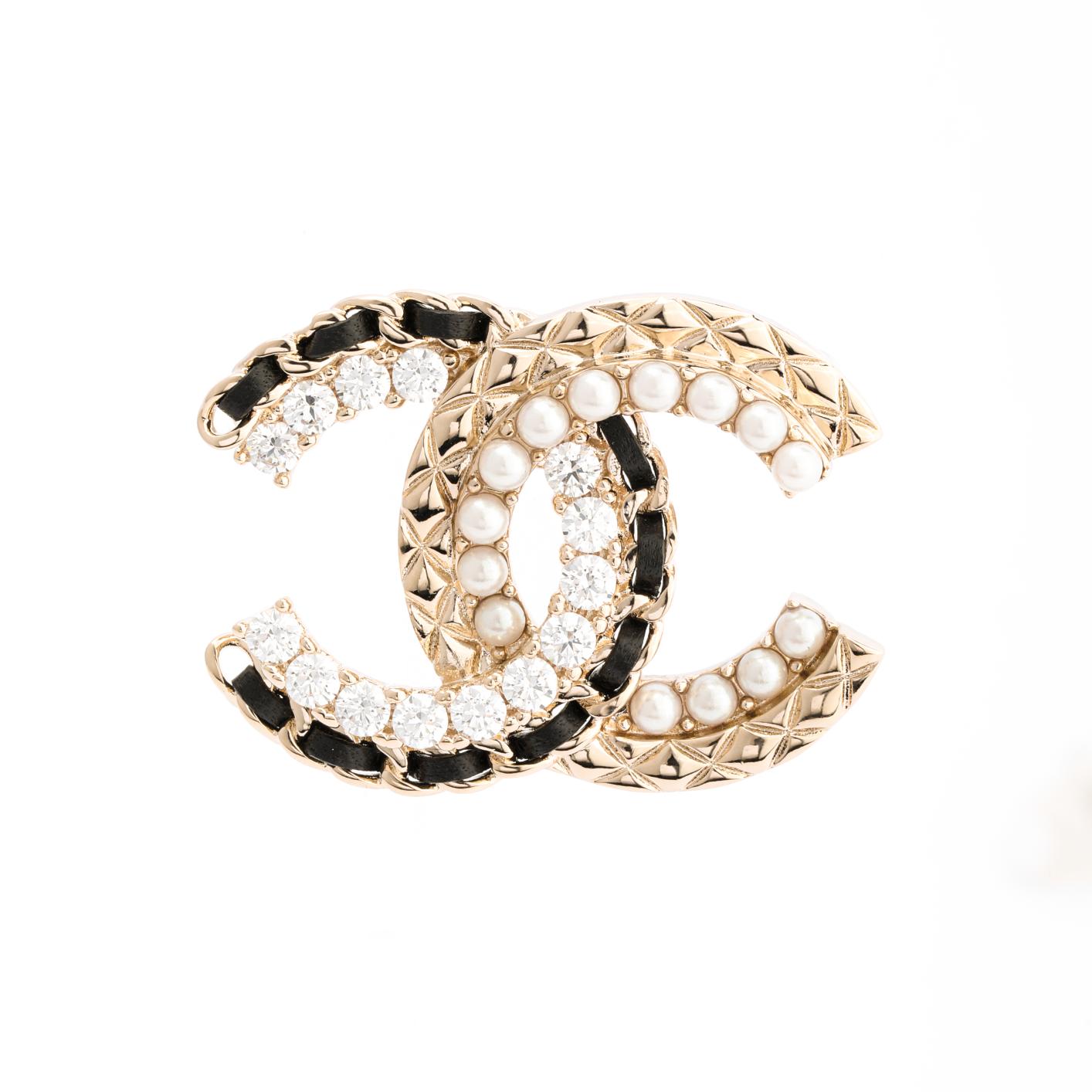

Chanel Lambskin Diamond Color Block Double C Metal Brooch Unisex Accessories Gold Silver AB8610-B08593-NJ194 Box+Padding Board,F,Gold/Silver