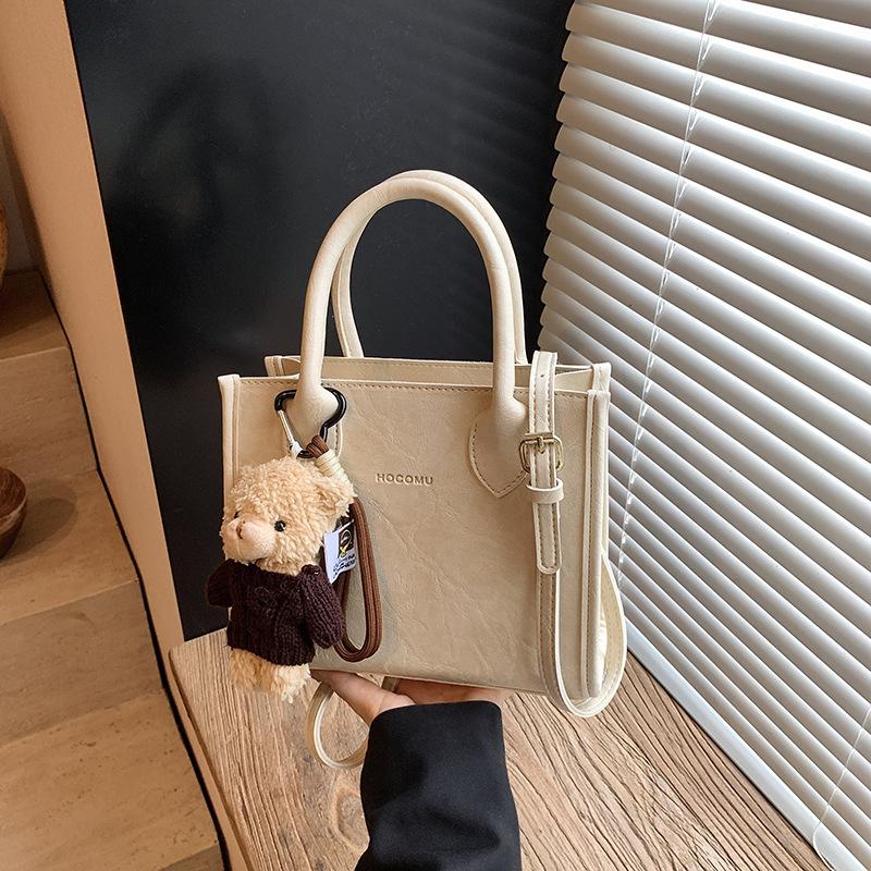 Small bag women's autumn and winter new retro shoulder messenger bag popular portable small square bag