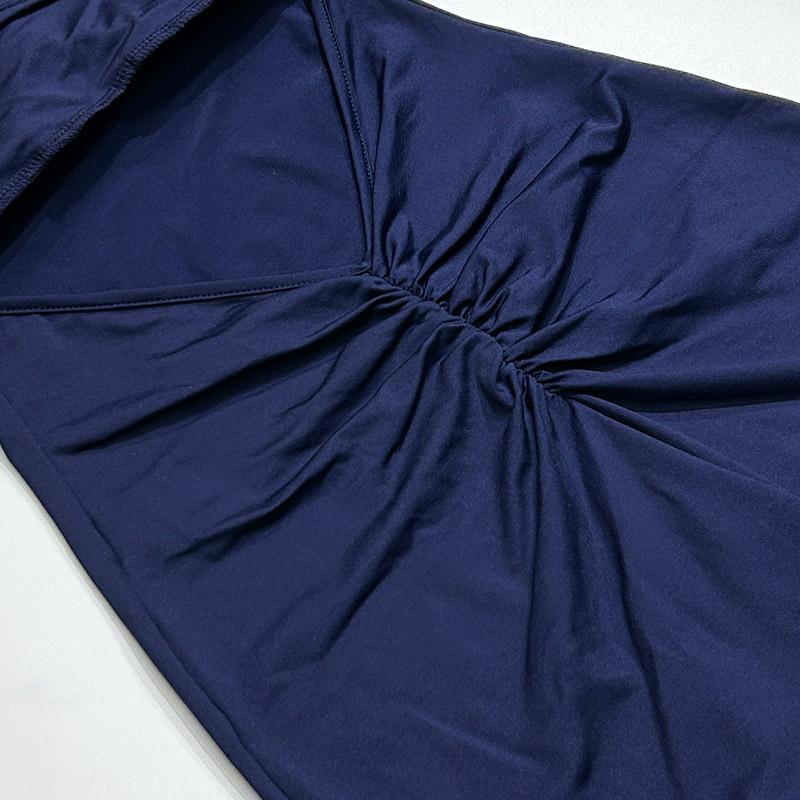 Sexy skládaný overal s odhalenými zády a jedním výstřihem bez rukávů