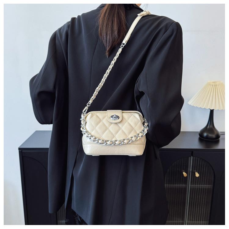 Xiaoxiang retro messenger small square bag women's spring new fashion niche diamond chain handbag