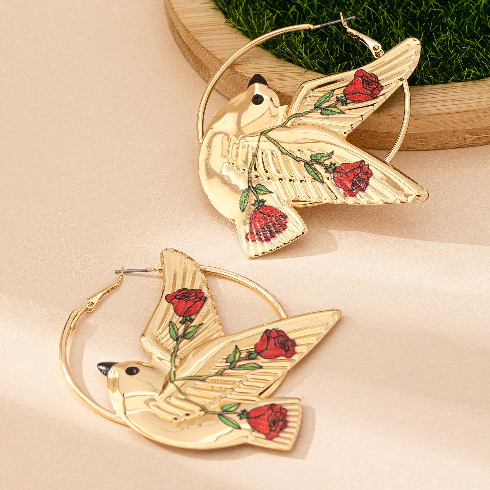 

Модные серьги-подвески для женщин золотой