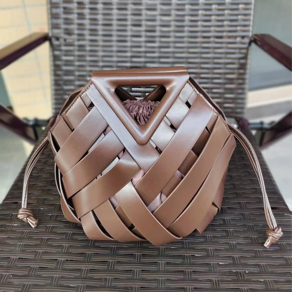 Vegetable Basket Women'S Bag Niche Design Temperament High-End Fashion Inverted Triangle Portable Woven Bag