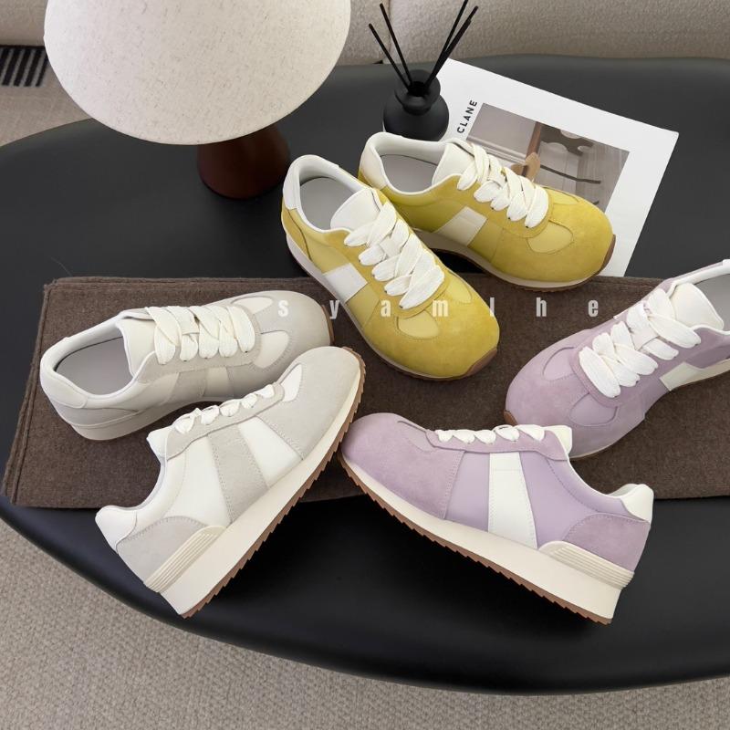 High-end soft-soled casual women's spring new flat-bottomed versatile lightweight sports board shoes tide