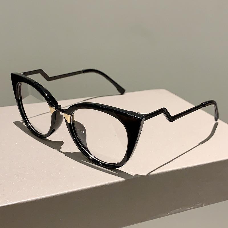 Vintage Flache Leichte Cat-Eye Große Fassung Blaulichtfilterbrille Damen Mode Halbe Metallseite High Definition Brille