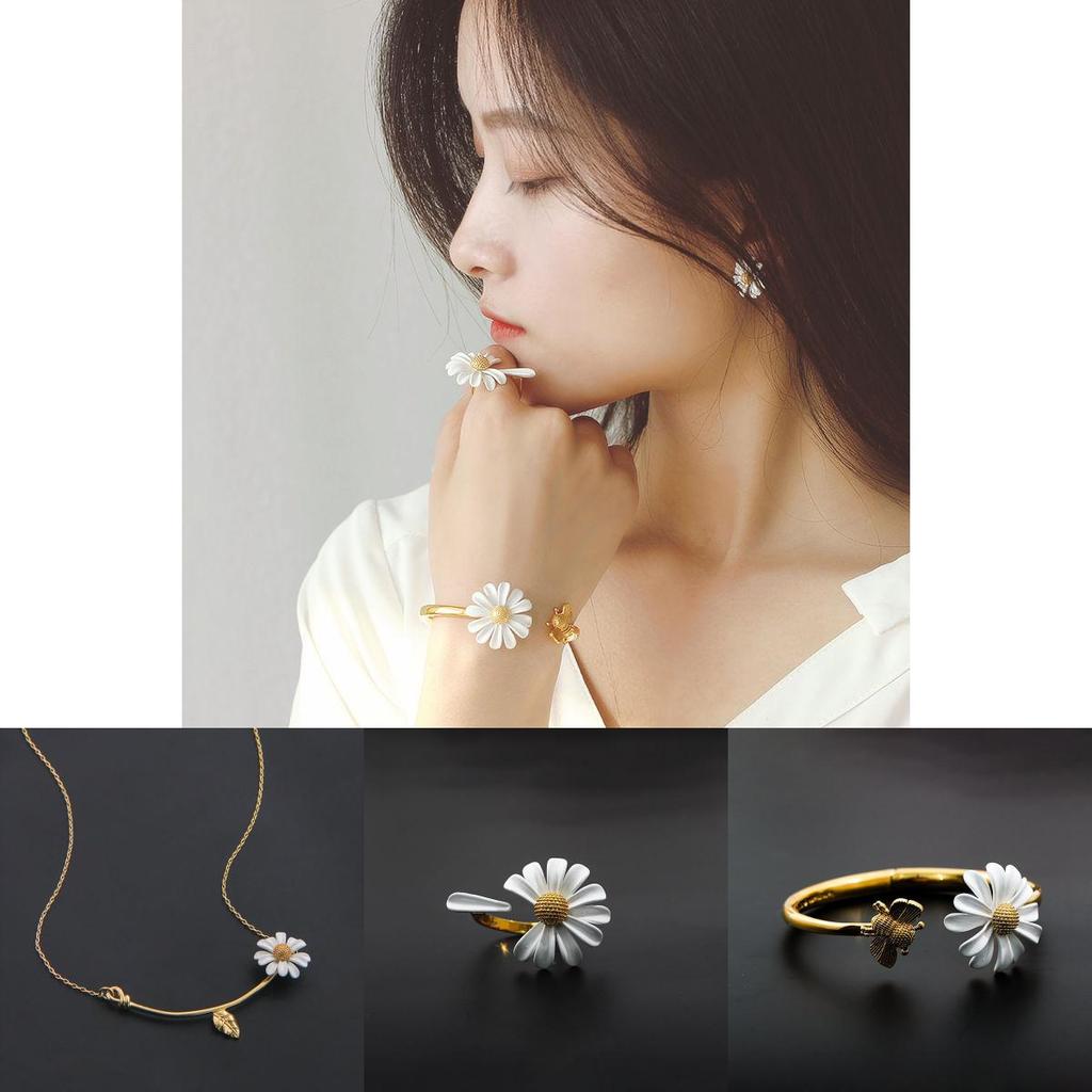 Asymmetric Daisy Flower Jewelry In Silver Tone For Women And Gift Giving