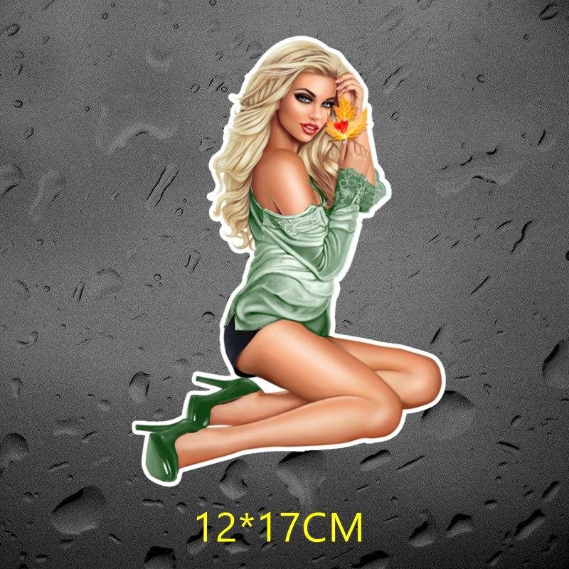 Nálepka na auto Tri Mishki WCS790 13*17cm s krásnou dívkou na auto