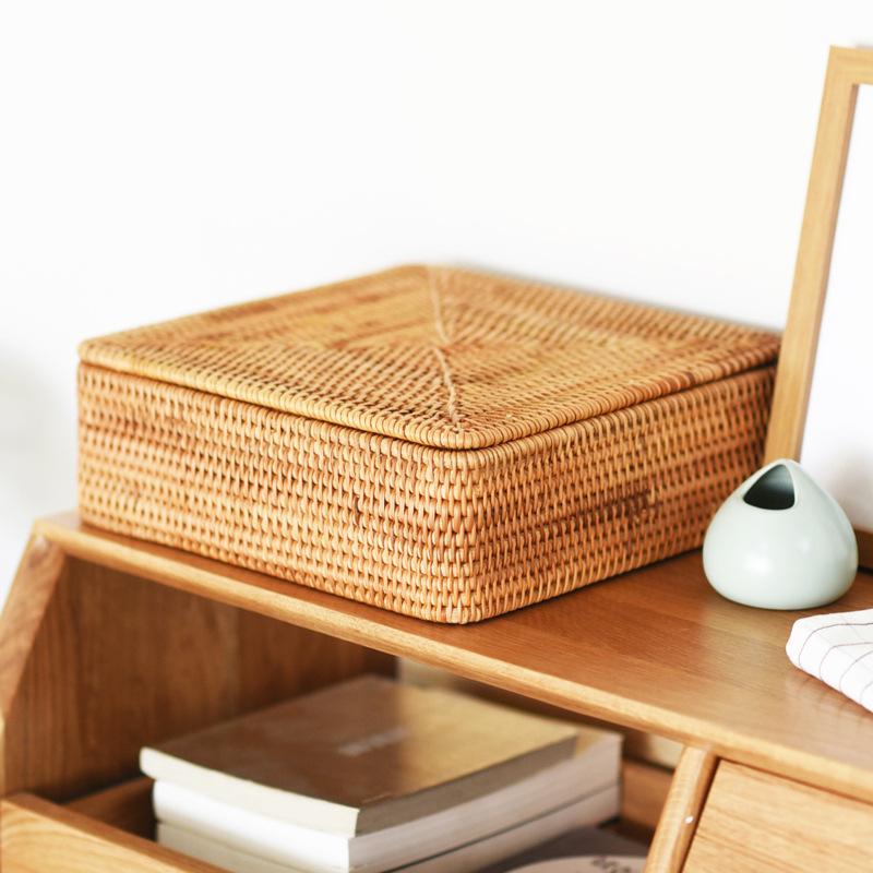 Handgeflochtene Rattan-Aufbewahrungsbox – Quadratischer Tisch-Organizer mit 4 Fächern für Snacks, Nüsse und Haushaltsartikel