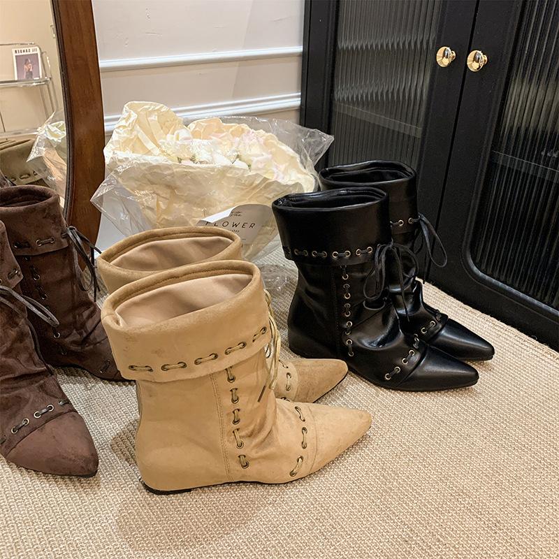 Folded Pointed Short Boots Women's Flat Bottom Straps 2025 Summer and Autumn New Retro Niche Maillard Western Pile Boots