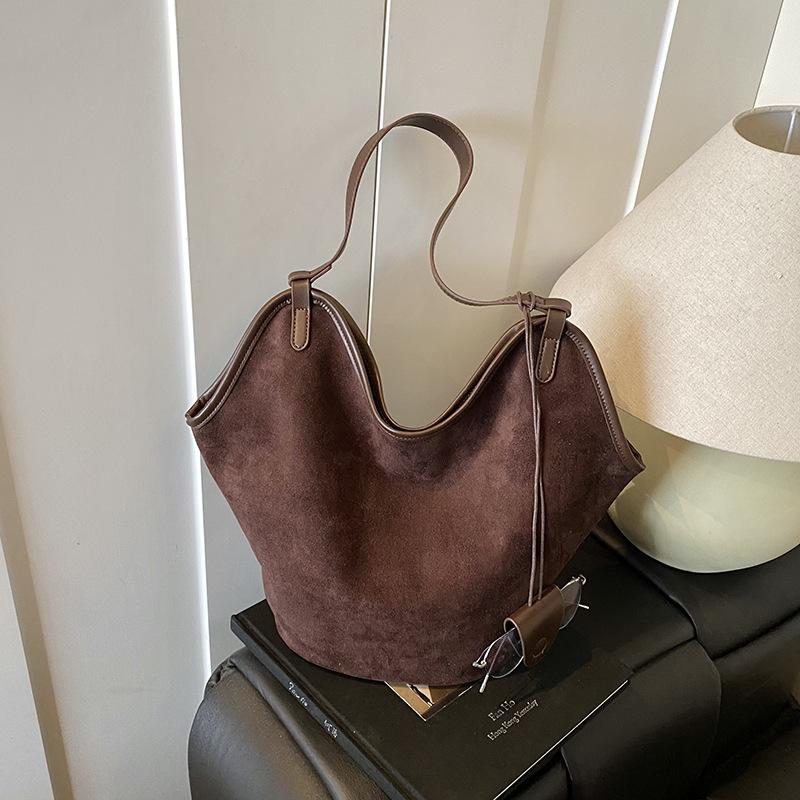 Large-capacity Bag Women's Autumn and Winter Versatile 2025 New Matte Retro Shoulder Mother and Child Bag Casual Commuter Tote Bag