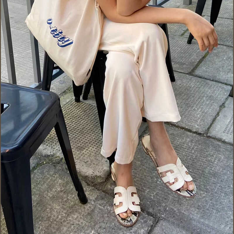 Sheepskin version~ Internet celebrity slippers women's summer wear simple fashion Korean version temperament versatile thick heel beach cool slippers