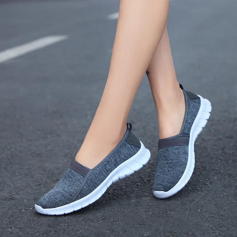 

Суперлегкие кроссовки, дышащая уличная нескользящая обувь для влюбленных, спортивная обувь для бега для мужчин и женщин, спортивная обувь, удобная летняя обувь 2024 г. 36 темно серый