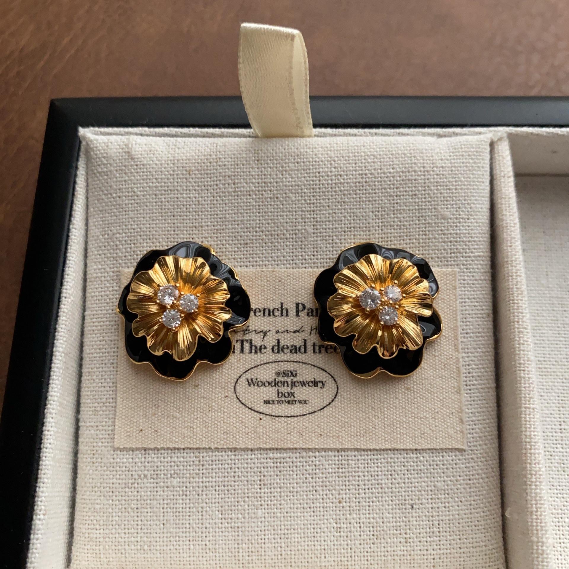New enamel flower stud earrings retro earrings