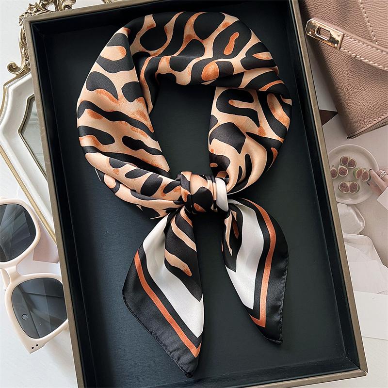 70cm Square Luxury Leopard Print Silk Scarf Ladies Headband Small Hair Scarves Band Female Handkerchief Bandana Foulard