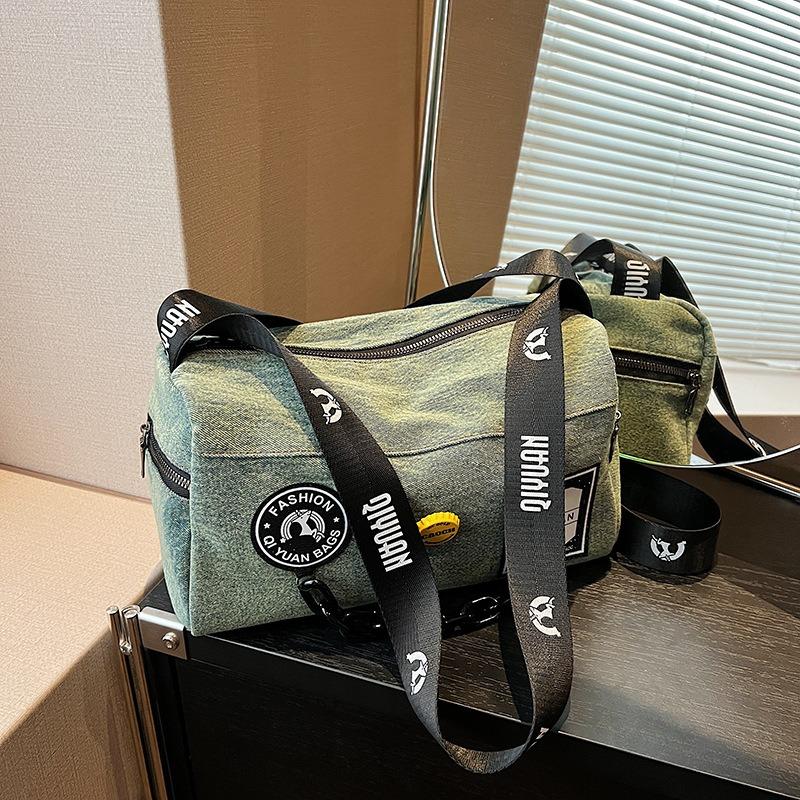Denim bag women's large-capacity new versatile summer shoulder messenger bag niche design pillow bag